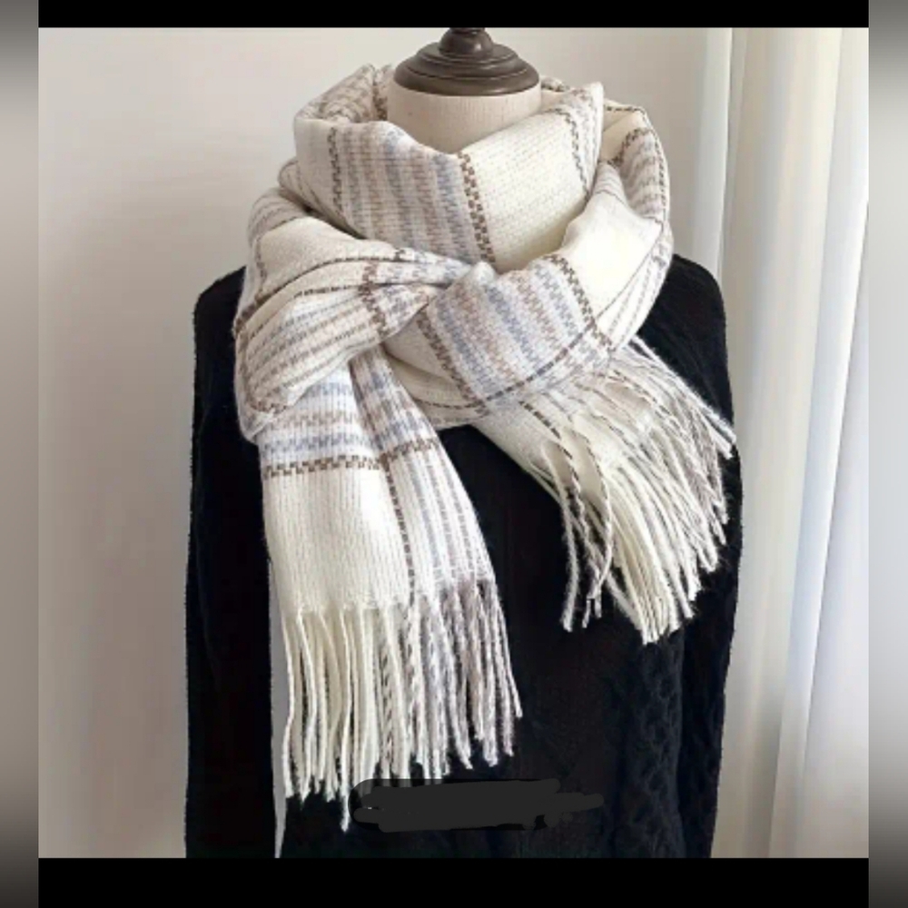 Cozy warm scarf 🧣.